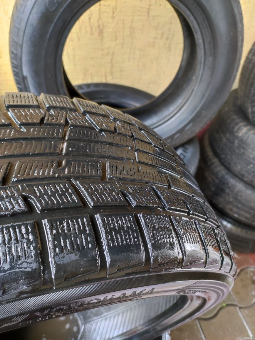 Резина/Шины YOKOHAMA 245/40 R18 ЗИМА/ЛИПУЧКА 4 шт в отличном состоянии