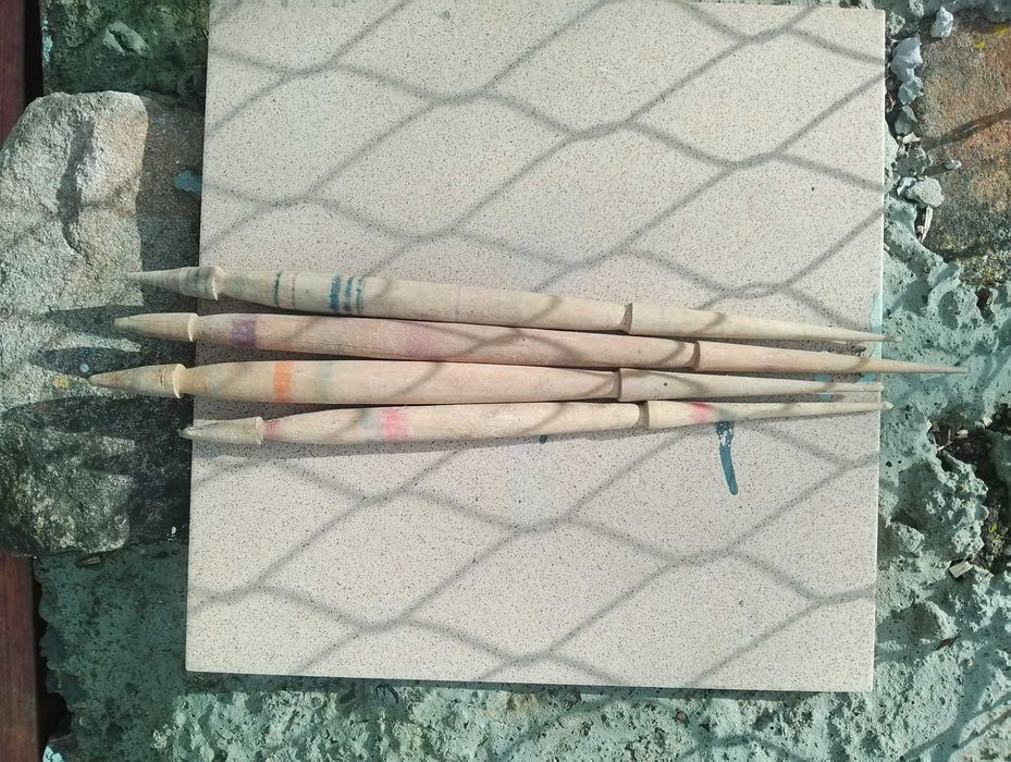 Стари антични Дървени Вещи, Вретена и части от стан.