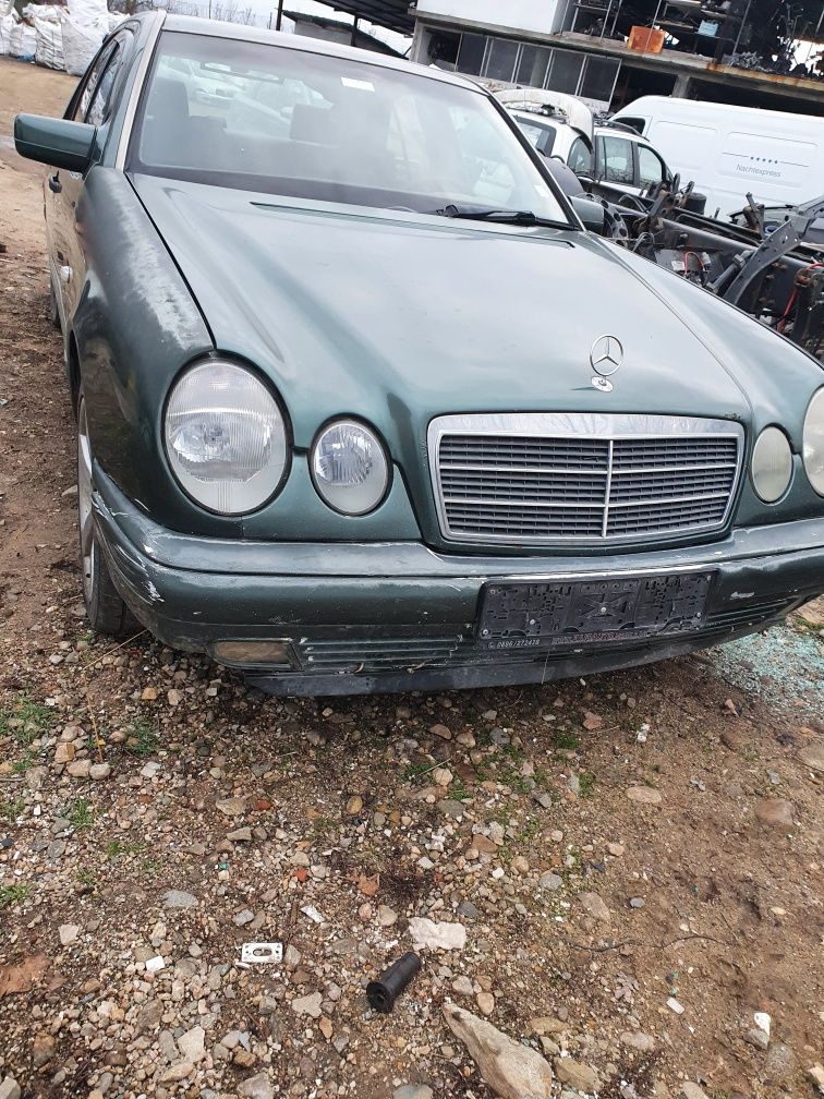 Мерцедес Е230 Mercedes W210 230 на части