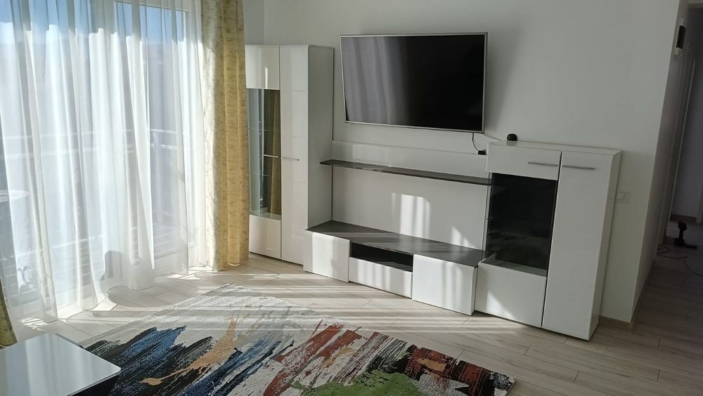 Închiriez apartament cu 2 camere în bloc nou!