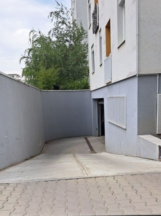 PARCARE Subterana de inchiriat  În Tractorul