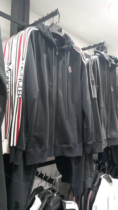 vand treninguri armani  hugo monclet