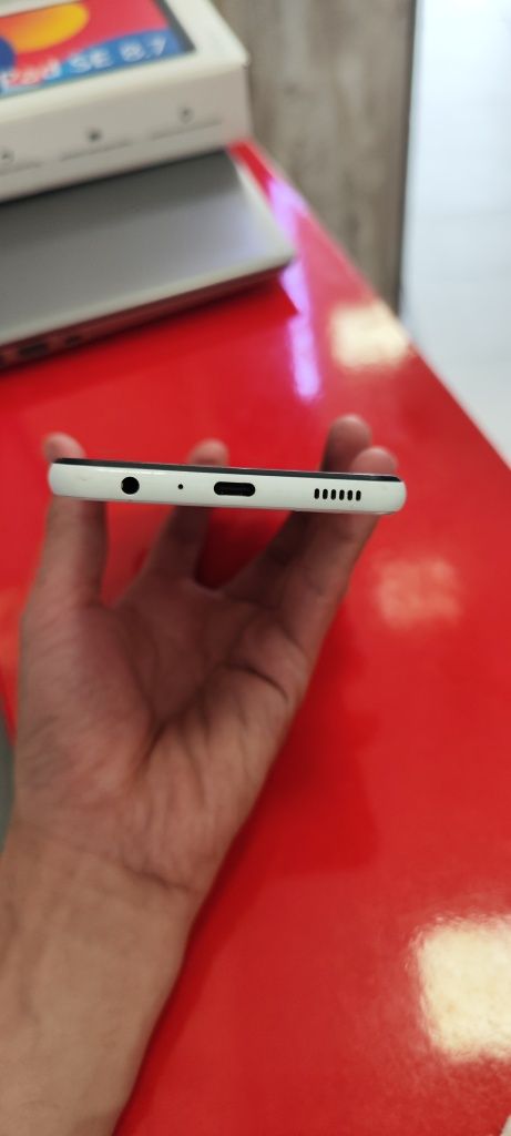 Samsung A23.  128gb