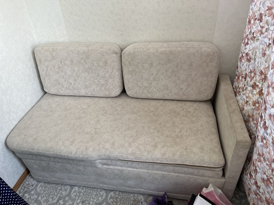 Продам мини диван в хорошем состояний