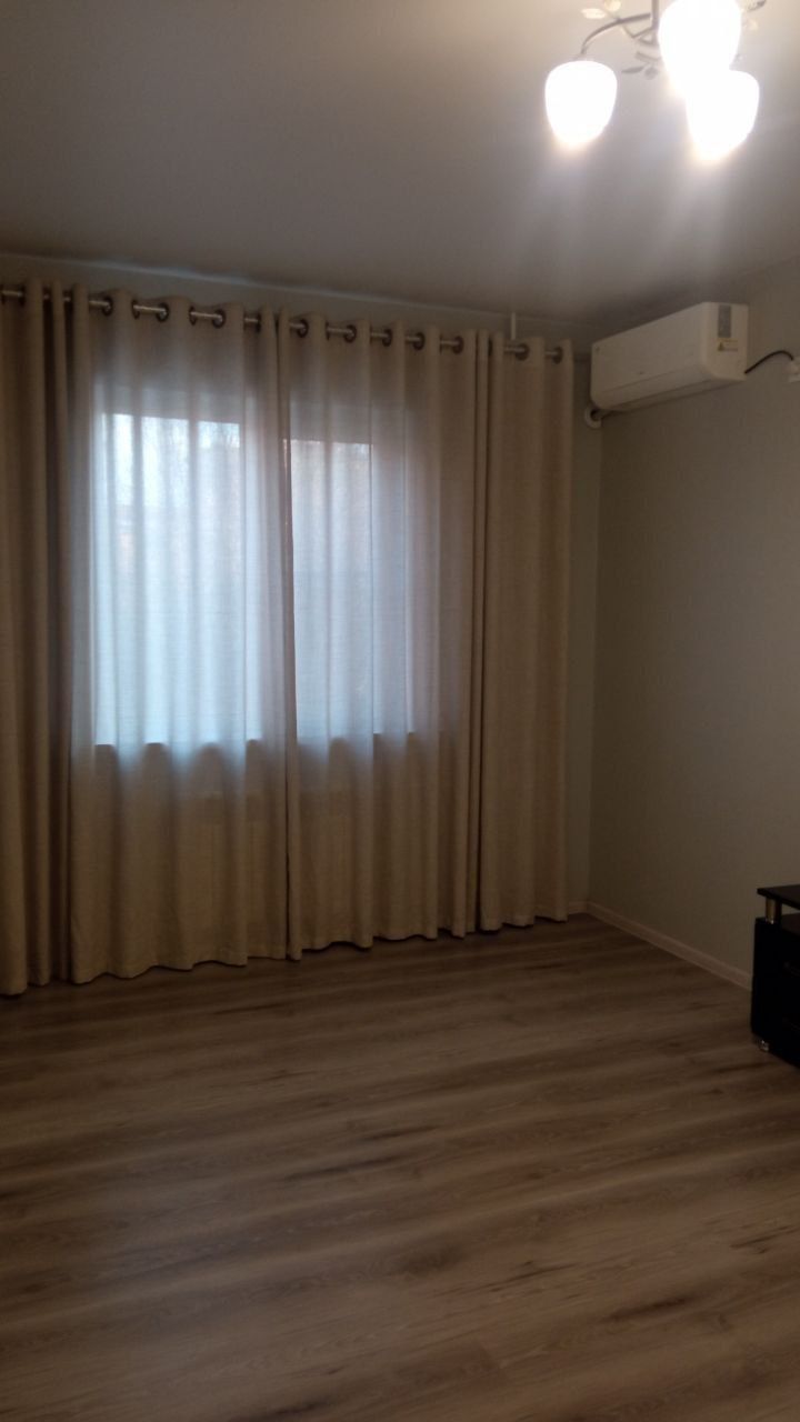 Аренда. 1 ком. квартира, 1/4/5. Сергели 1. Метро "Chinor" - 250 м!