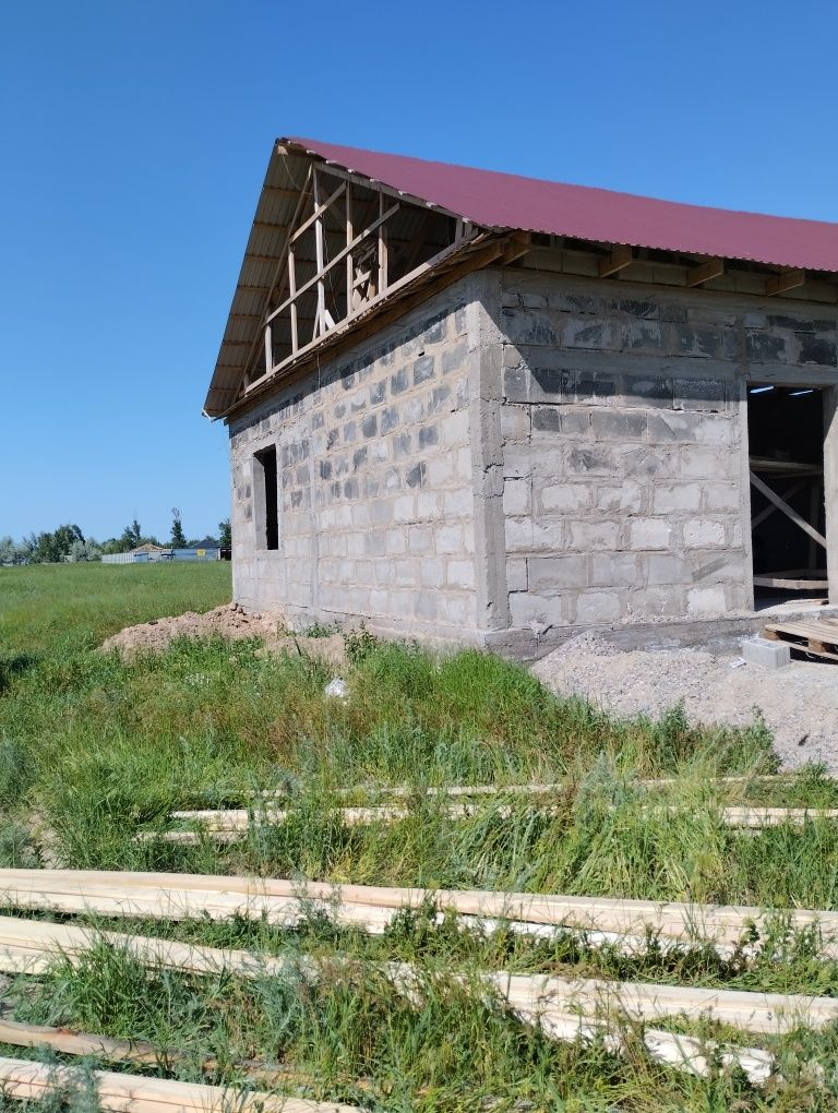 Продается дом в связи с переездом срочно дом недостроенный