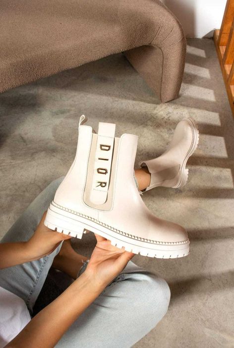 Стилни дамски обувки Guess, Dior, Dolce & Gabbana, Burberry