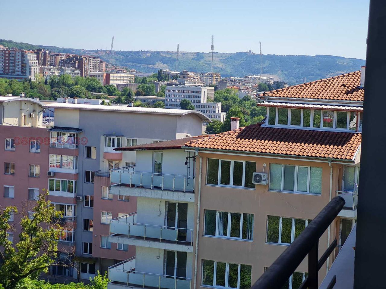 Продава се Тристаен апартамент в Велико Търново, Бузлуджа - 100 кв.м за 940 €/кв.м - Снимка #2