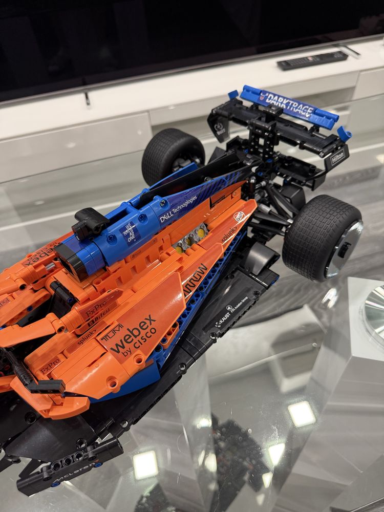 Продавам Конструктор McLaren F1 тип ЛЕГО Technic (1432 части)