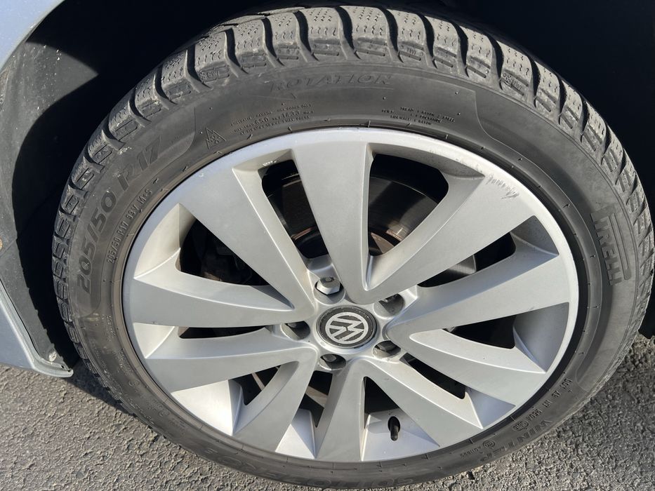 VW Passat 2013/Automatic/Navi  /2.0 DIESEL