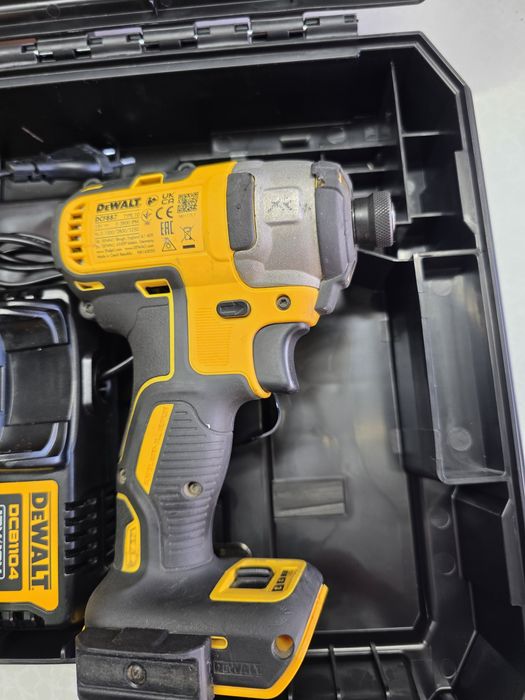 Акумулаторен ударен винтоверт DeWALT DCF887N, 18 V, 205 Nm,2х5ah..