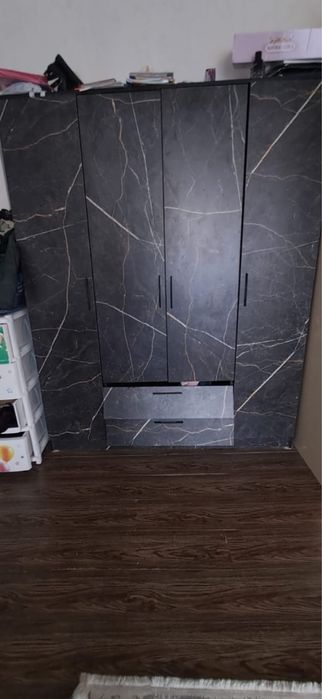 Продам шифоньер срочно