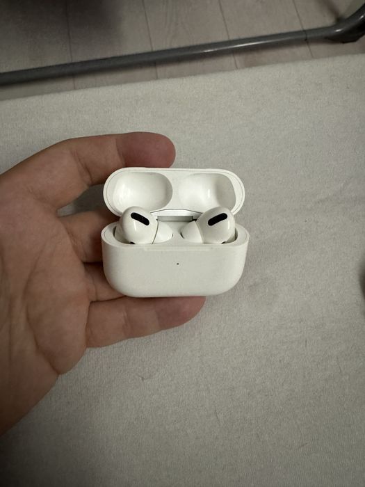 Наушники AirPods pro