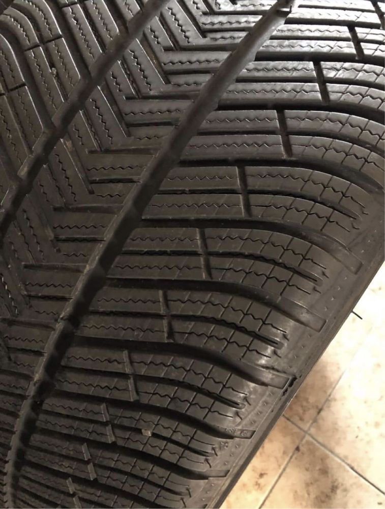 Michelin latitude 295.40.20 / 225.45 .17