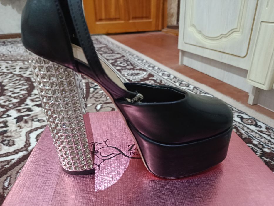 sotiladi yangi kiylmagan