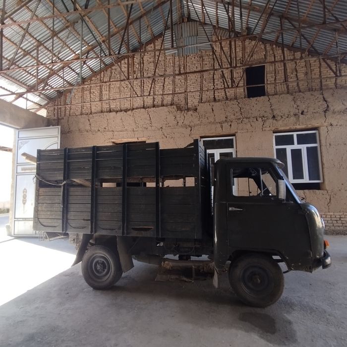 UAZ 452 bartavoy sotiladi.  Kattaqoʻrgʻon shahar. Kelishilgan narxda