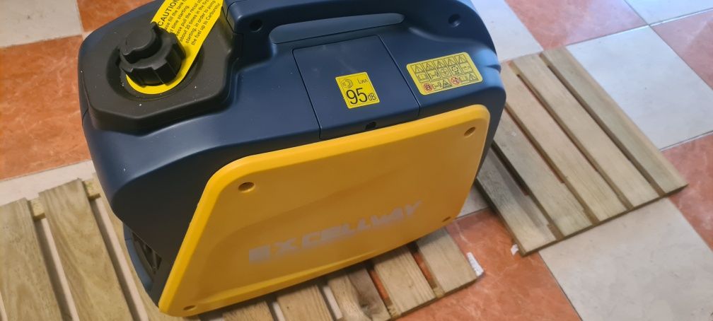 Generator curent 220v invertor putere 2200w