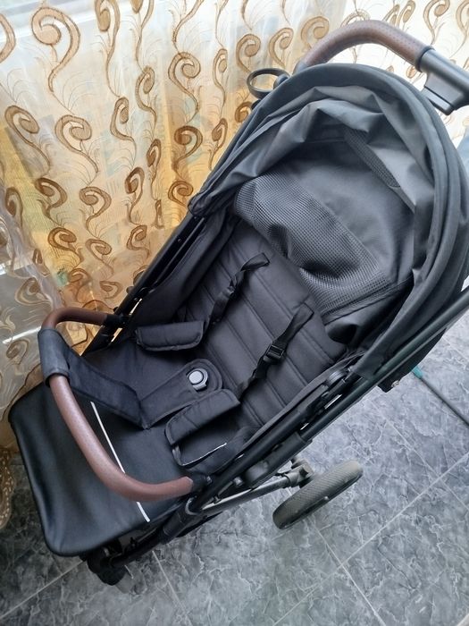 Продам прогулочную коляску