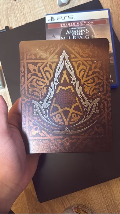 Pachet 2 controllere Ps5 + Assassins Creed Mirage Steelbook