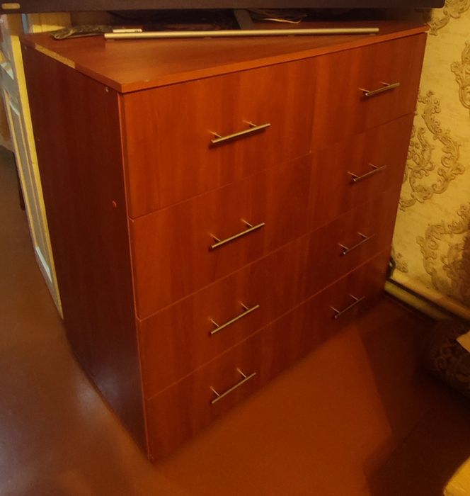 Продам комод для одеждый