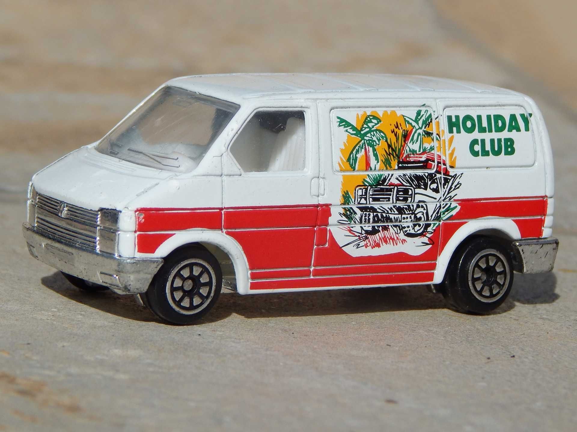 Macheta Volkswagen Transporter T4 1990 Holiday Club duba scara 1:64