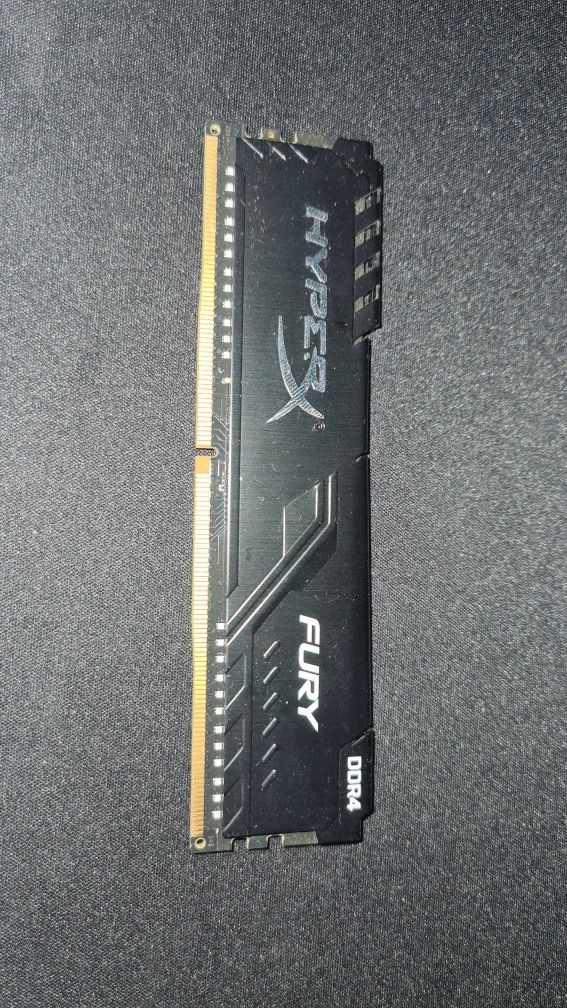 Vand placuta de Ram 4GB DDR4