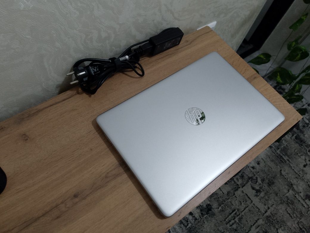 Core i3 -1215U/ SSD 256 gb/ ОЗУ 4 gb/ Ideal yangidek