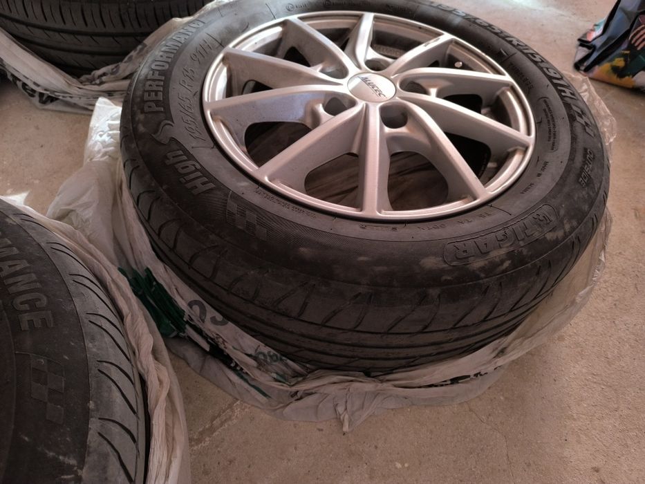 Cauciucuri 195/65 R15 + jante aliaj