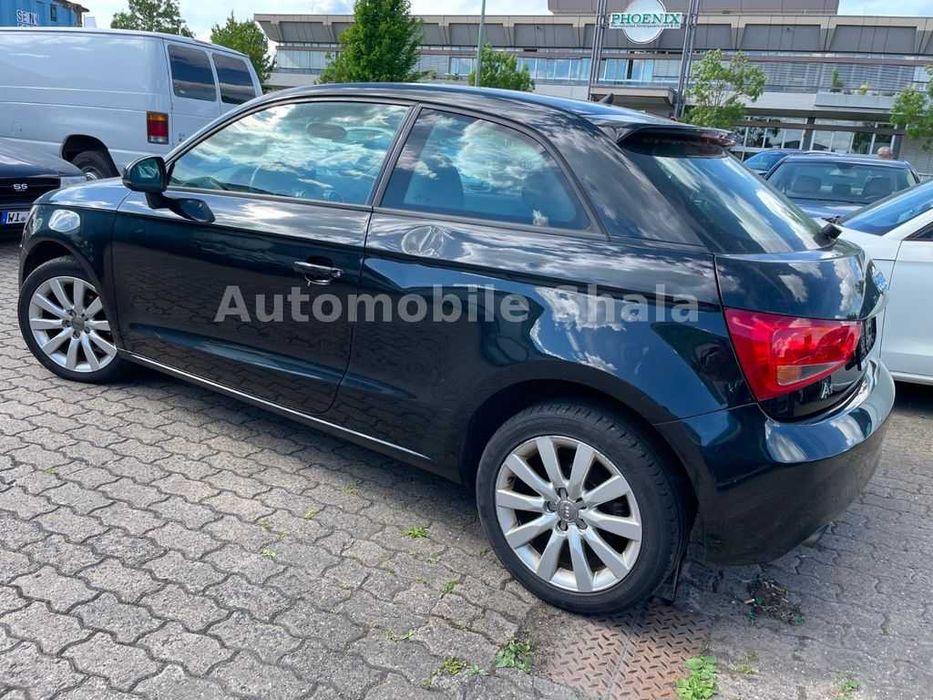 Vând Audi A1 2011