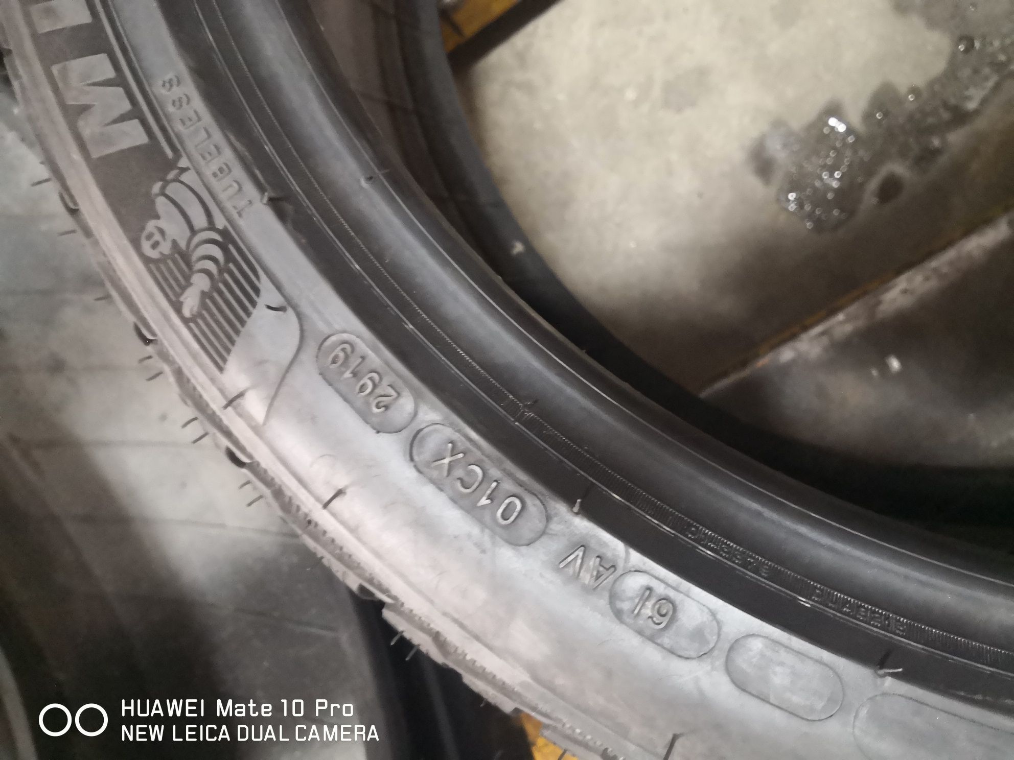 235 40 19 цола гуми като нови Michelin