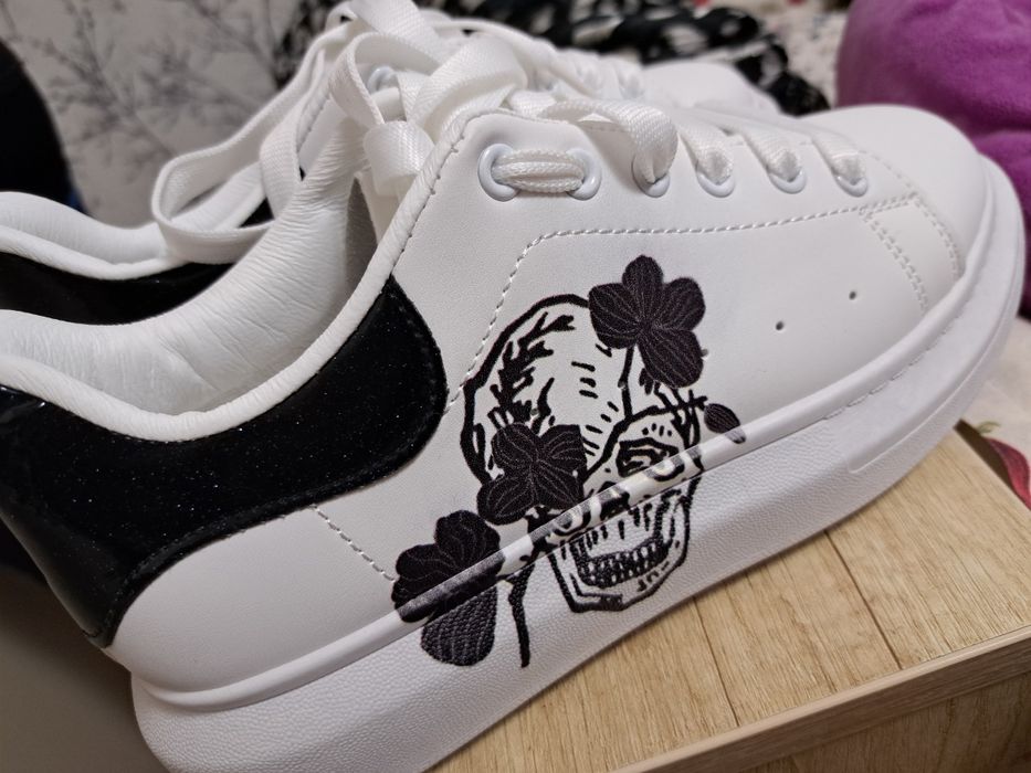 Adidași damă noi