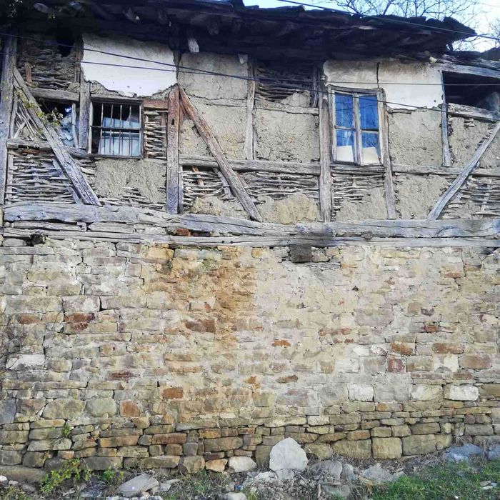 Имот ,дворно място на село