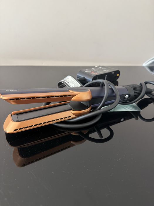 Dyson Airstrait Преса