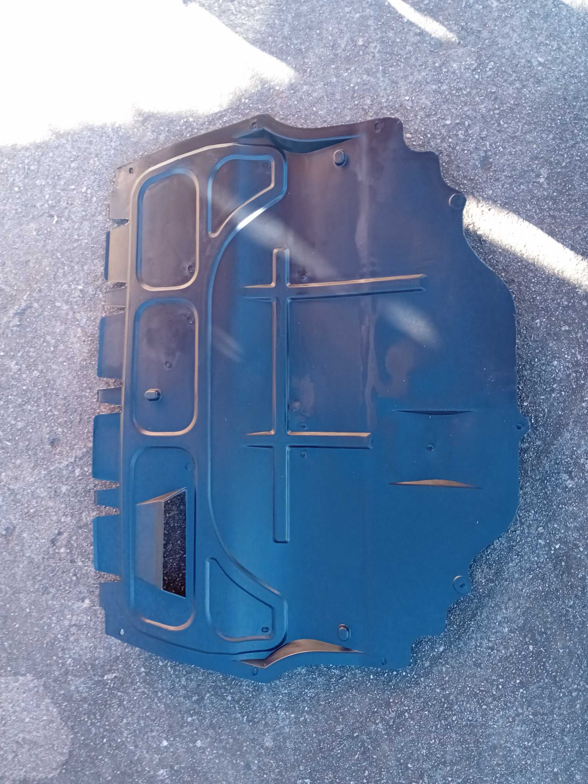 Кора под двигател VW Поло