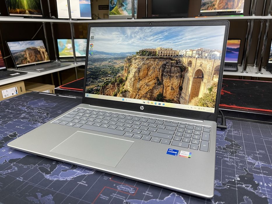 HP Laptop 15/i5-1334U/16GB/SSD512GB