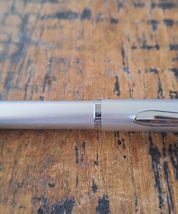 писалка Пеликан Peliкan сребрист метал в кутия