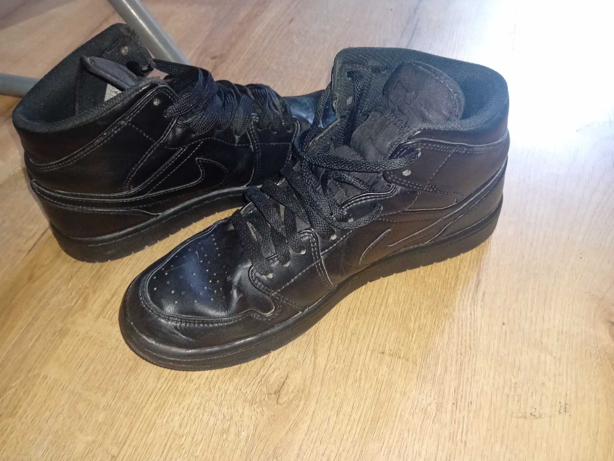 Vand Jordan 1 black