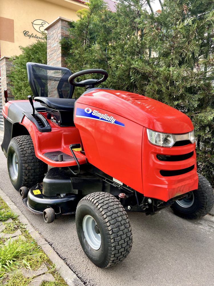 Tractoras de tuns iarba Simplicity American Robust Pro