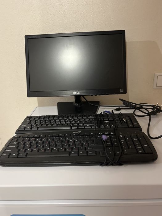 Продам Монитор и Две клавиатуры