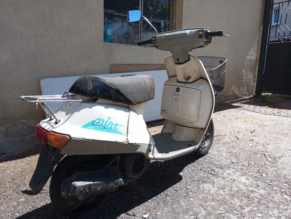 Скутер Yamaha.  .