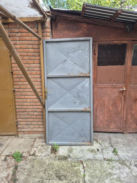 Vând uși apartament și lambriuri
