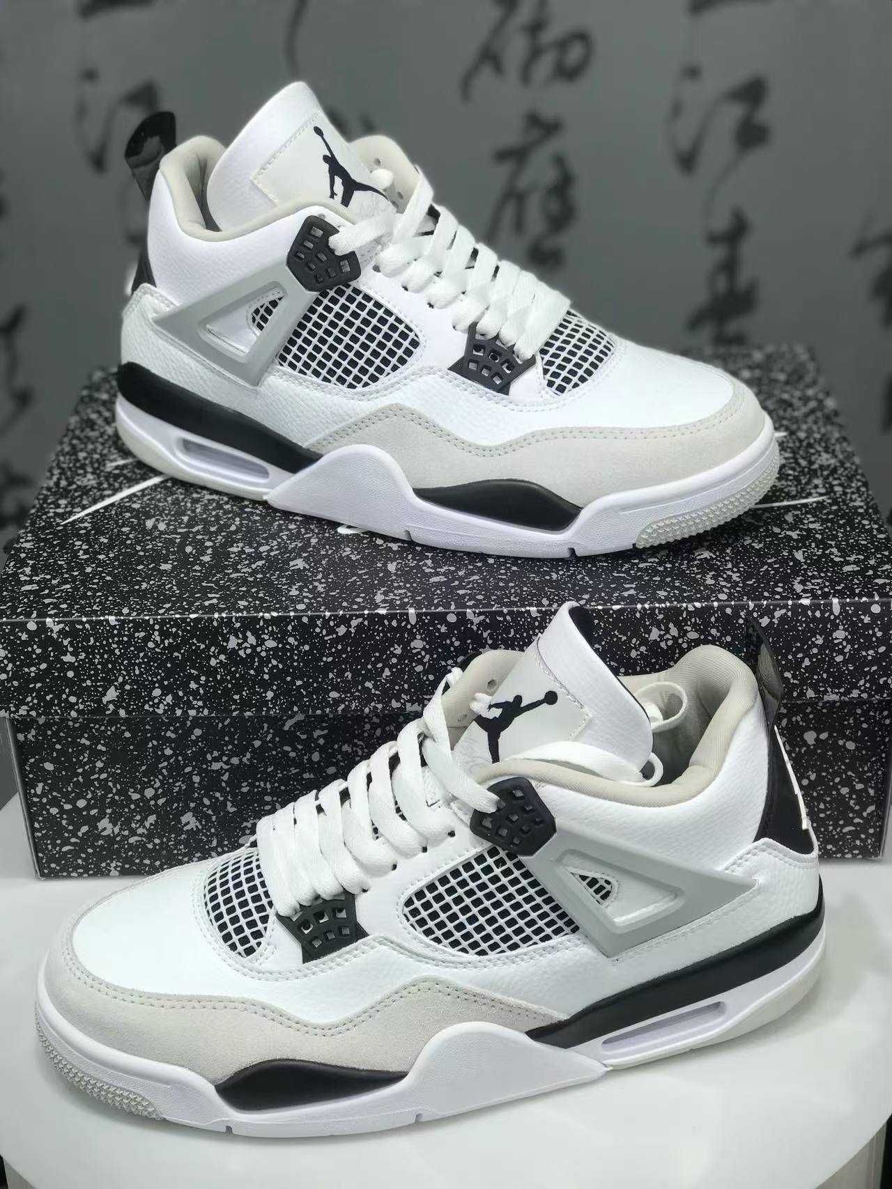 Jordan 4 Retro Military Black EU42