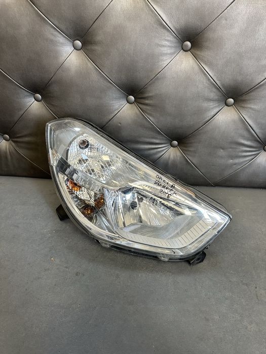 Dacia dokker фар фарове десен