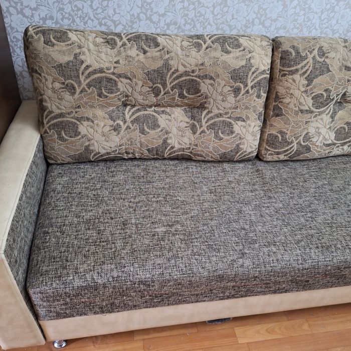 Продам диван 3-х местный