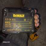 Incarcator dewalt cu trei bateri