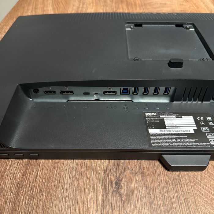 Професионален монитор BenQ PD2705Q-T