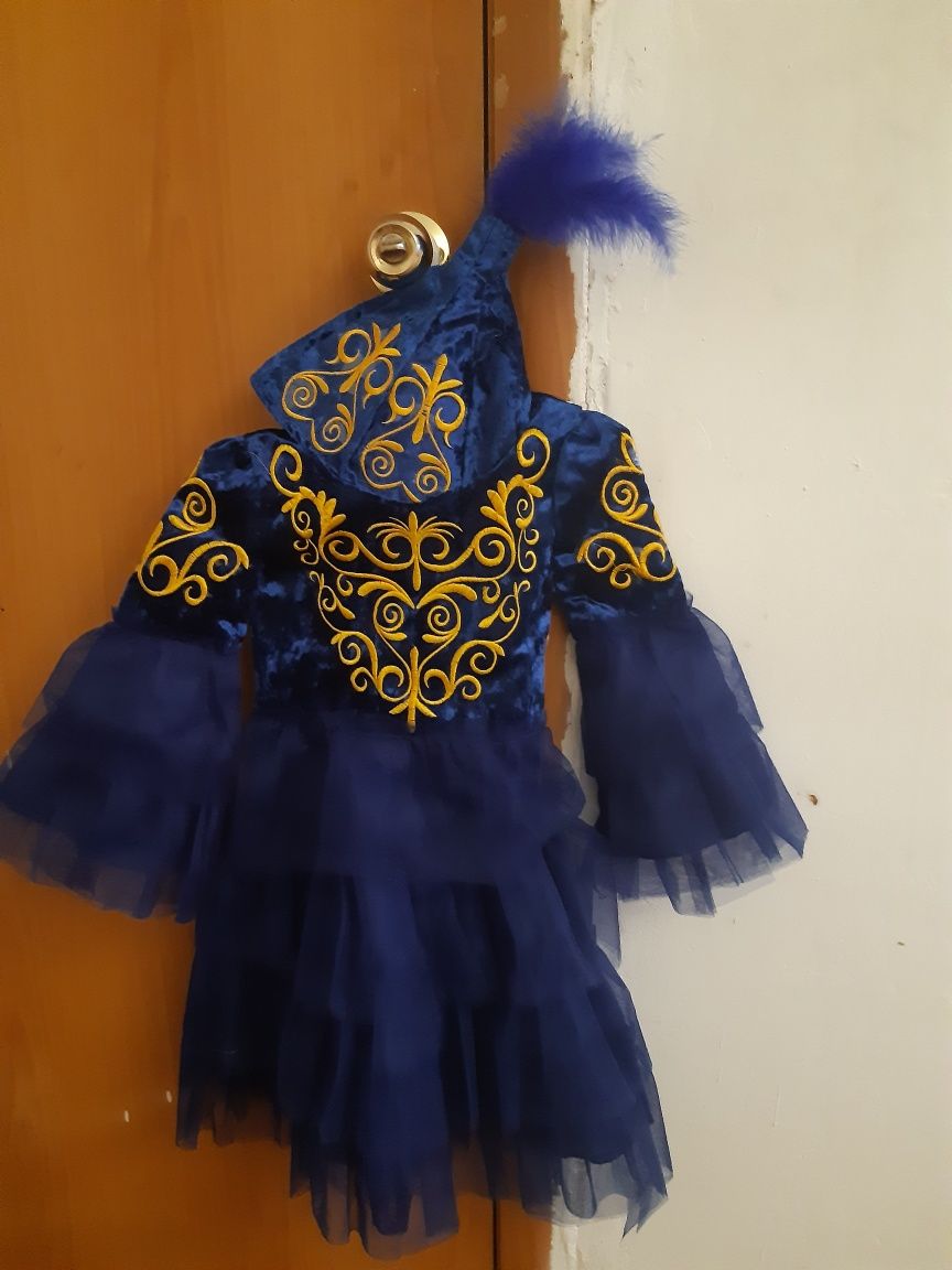 Национальные казахский костюмы