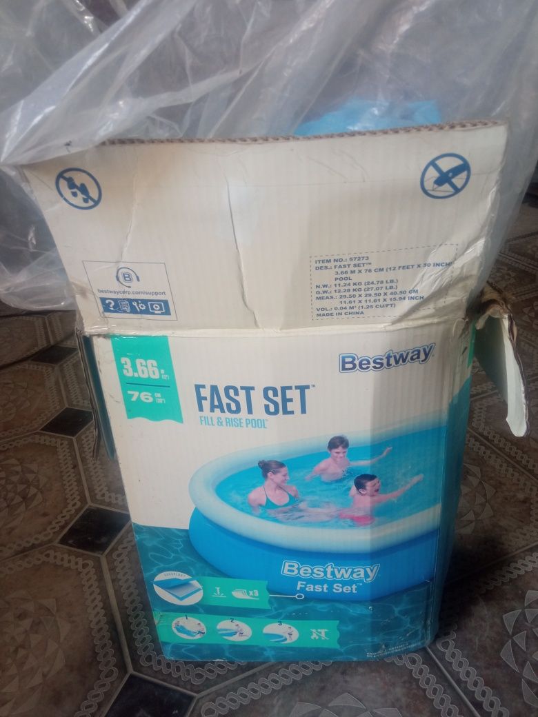 Fast set basseyn sotiladi, holati yaxshi