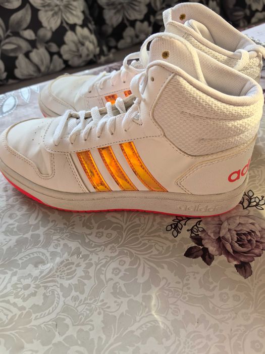 Бели маратонки Размер 38