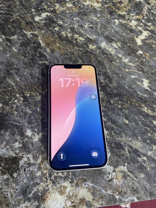 iPhone 13 в хорошем состоянии